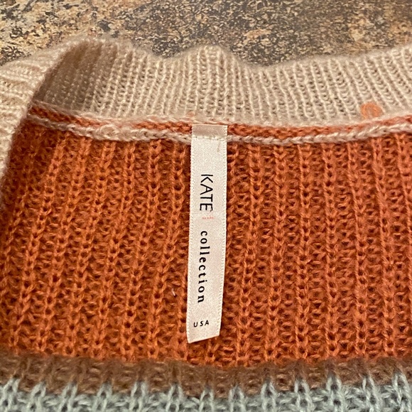 Distressed Sweater - Picture 4 of 5